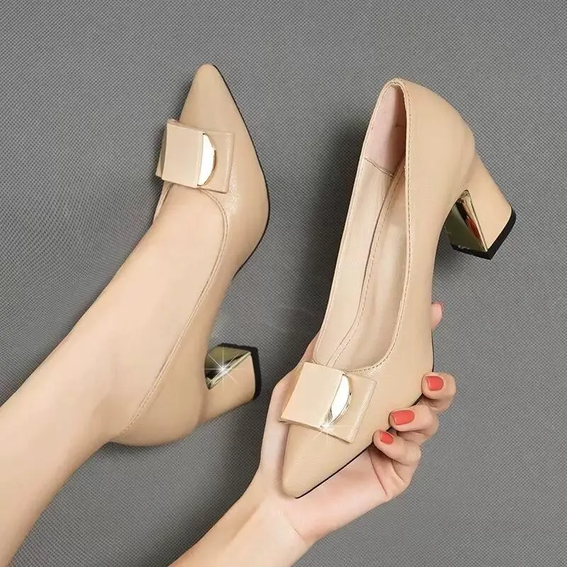 Corporate Heel (Black, 39)